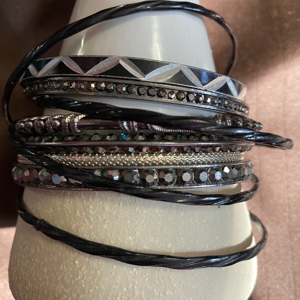 Black and silver bangle bracelets🎄